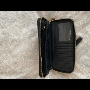 Black leather zipper wallet by Michael Kors - Gold zipper